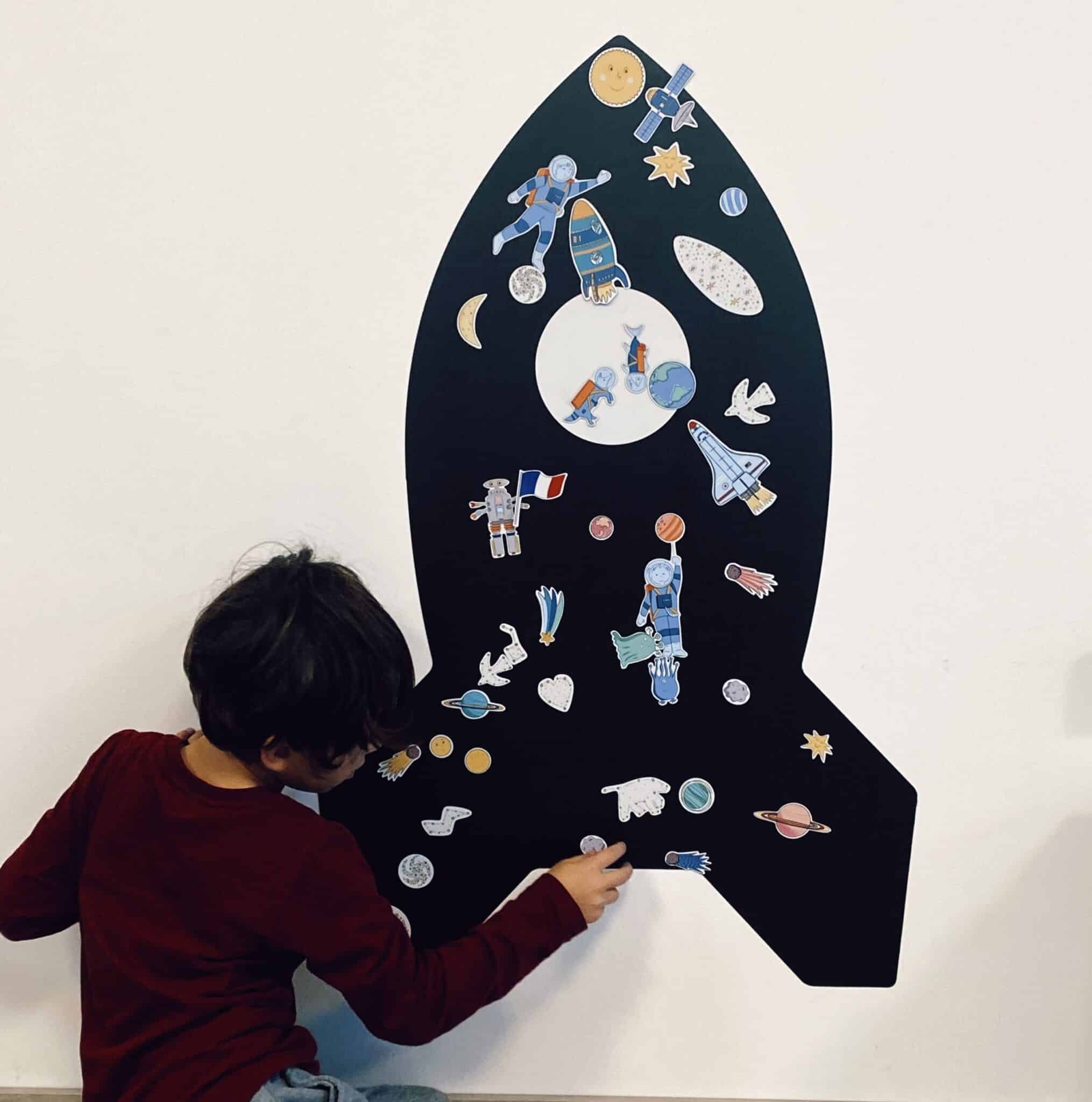 Tableau magnétique mural pour enfant - Fusée